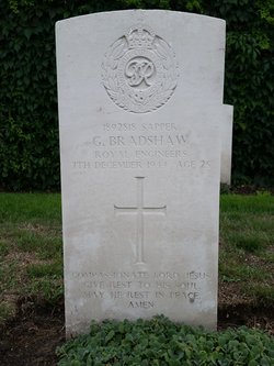 CWGC Headstone - Sapper George Bradshaw.