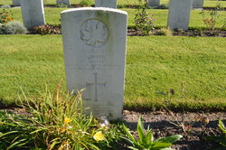 CWGC Headstone - Lt Victor Boyd - Corps of Royal Canadian Engineers.