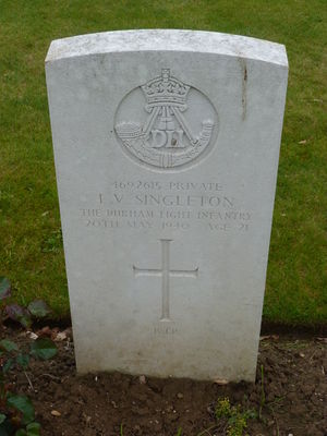 Pte L V Singleton's CWGC headstone.