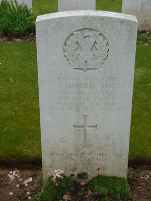 CSM J Morris' CWGC headstone.