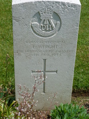 Cpl E Wright's CWGC headstone.