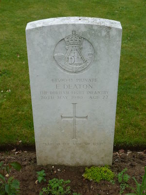 Pte E Deaton's CWGC headstone.