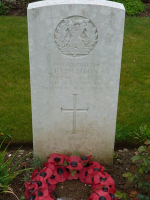 Pte J Leighton's CWGC headstone.