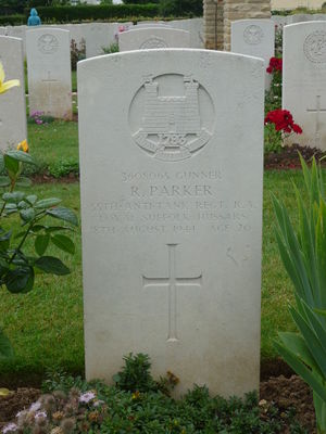 CWGC Headstone - Gunner Richard Parker