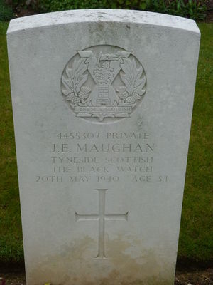 Pte J E Maughan's CWGC headstone.