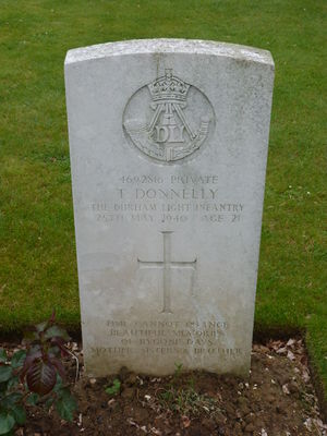 Pte T Donnelley's CWGC headstone.