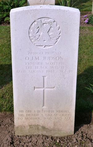 Pte O J M Judson's CWGC headstone.