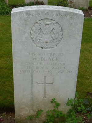 Pte W Black's CWGC headstone.