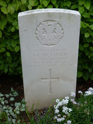 Pte A E McLuckie's CWGC headstone.