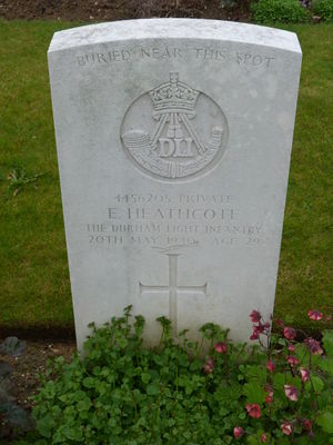 Pte E Heathcote's CWGC headstone.