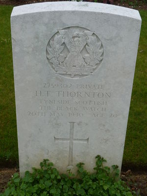 Pte H T Thornton's CWGC headstone.