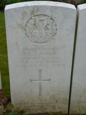 Pte P R Lauder's CWGC headstone.