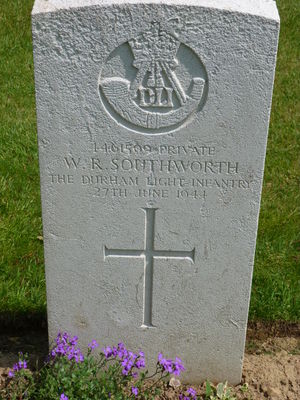 Pte W R Southworth's CWGC headstone.