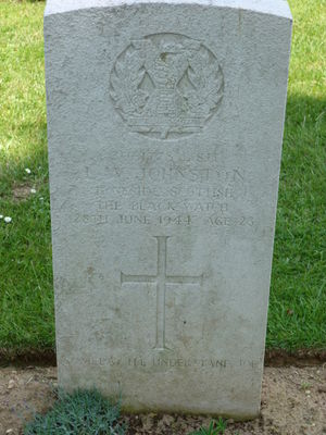L/Sgt L W Johnston's CWGC headstone.