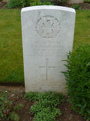 Pte E Carmichael's CWGC headstone.