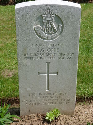 Pte J G Cole's CWGC headstone.