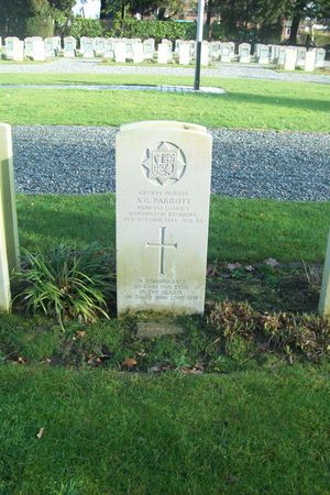 CWGC Headstone Private Alfred George PARROTT, 2nd Kensingtons.