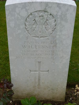 Pte W H Fennell's CWGC headstone.