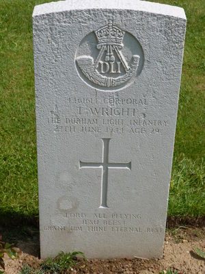 Cpl T Wright's CWGC headstone.