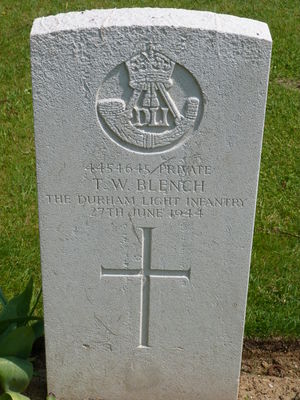 Pte T W Blench's CWGC headstone.
