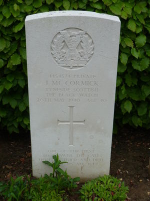 Pte J McCormick's CWGC headstone.
