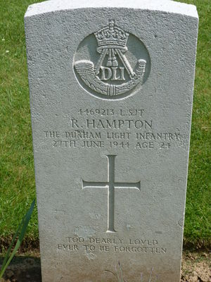 L/Sgt R Hampton's CWGC headstone.
