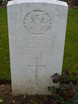 Pte J H Gray's CWGC headstone.