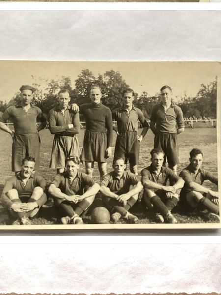 File:Football team 2.jpg